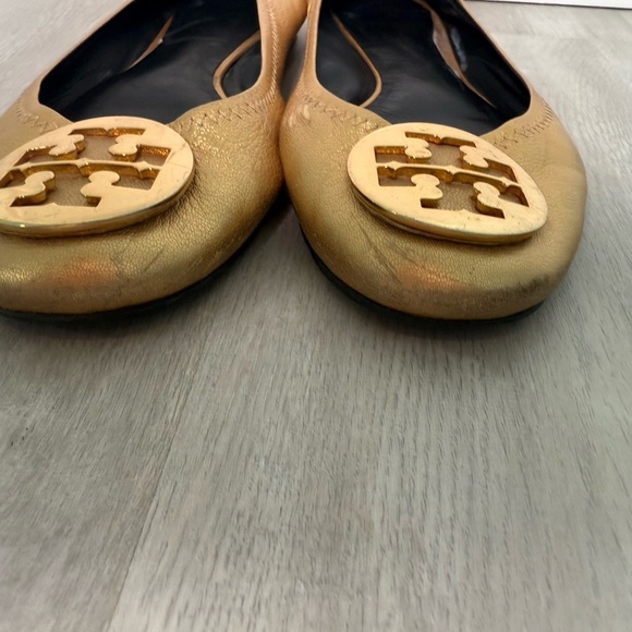 TORY BURCH Size 9.5 Reva Gold Distressed Leather Ballet Flat Metallic - Picture 5 of 14